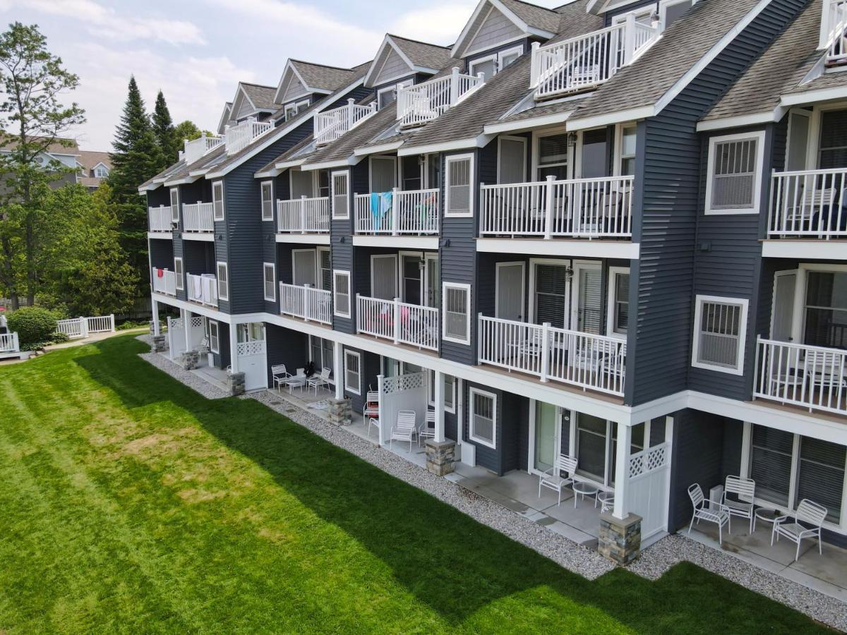 103 North Shore Inn 特拉弗斯城 外观 照片