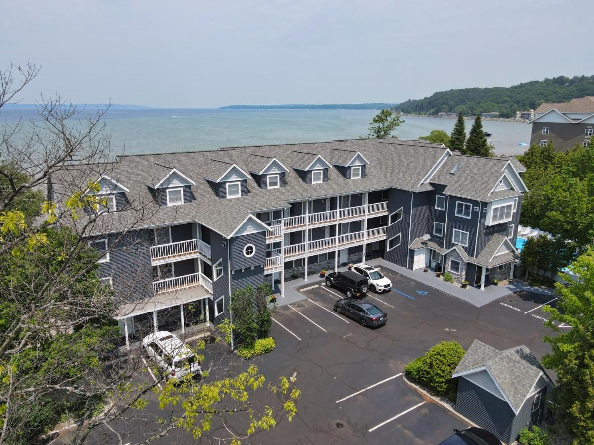 103 North Shore Inn 特拉弗斯城 外观 照片