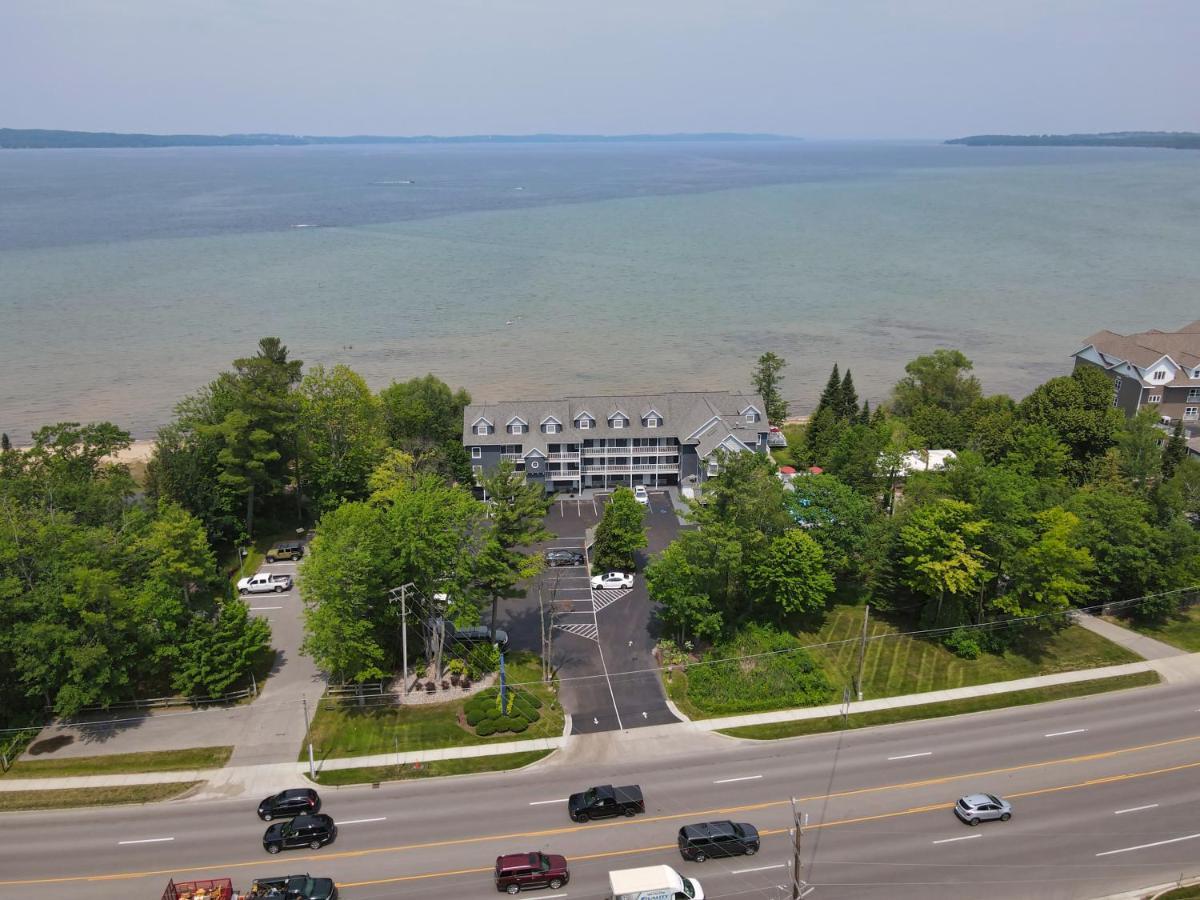 103 North Shore Inn 特拉弗斯城 外观 照片